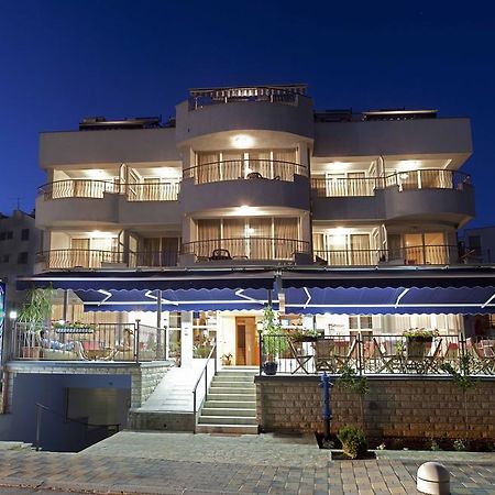 Studio Apartmani Bijeli Delfin Biograd Na Moru Luaran gambar