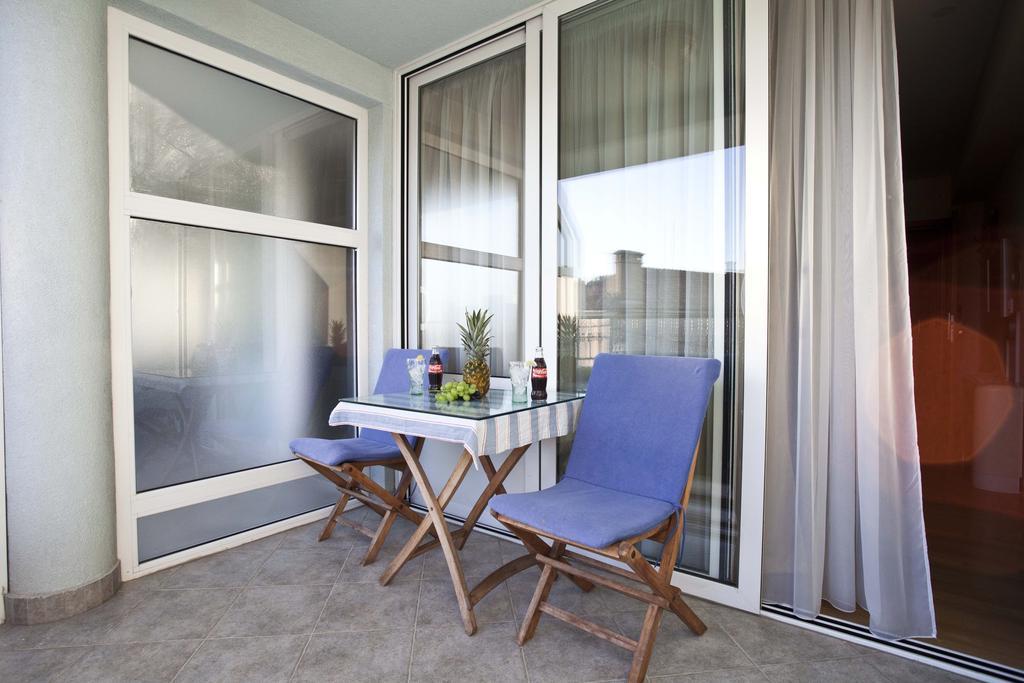 Studio Apartmani Bijeli Delfin Biograd Na Moru Bilik gambar