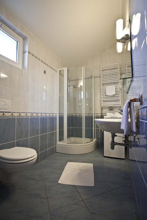 Studio Apartmani Bijeli Delfin Biograd Na Moru Bilik gambar