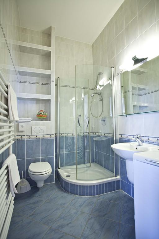Studio Apartmani Bijeli Delfin Biograd Na Moru Bilik gambar