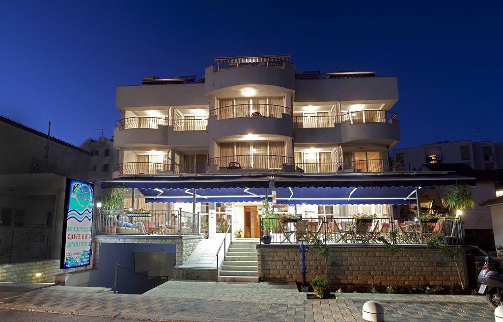 Studio Apartmani Bijeli Delfin Biograd Na Moru Luaran gambar