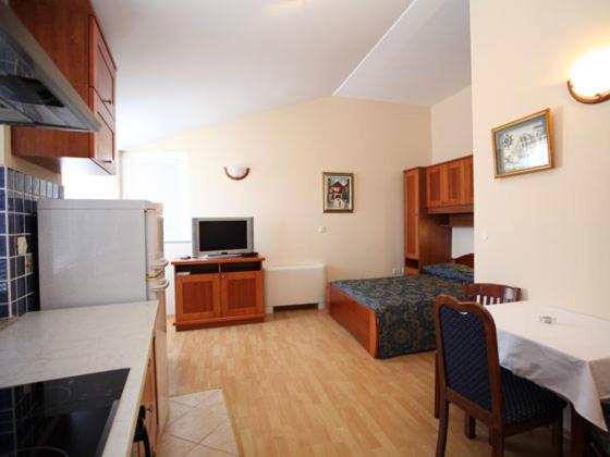 Studio Apartmani Bijeli Delfin Biograd Na Moru Luaran gambar