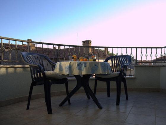 Studio Apartmani Bijeli Delfin Biograd Na Moru Luaran gambar
